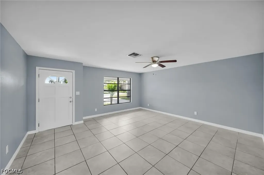 2085 E Tobago Circle Fort Myers FL 33905