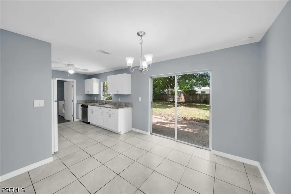 2085 E Tobago Circle Fort Myers FL 33905