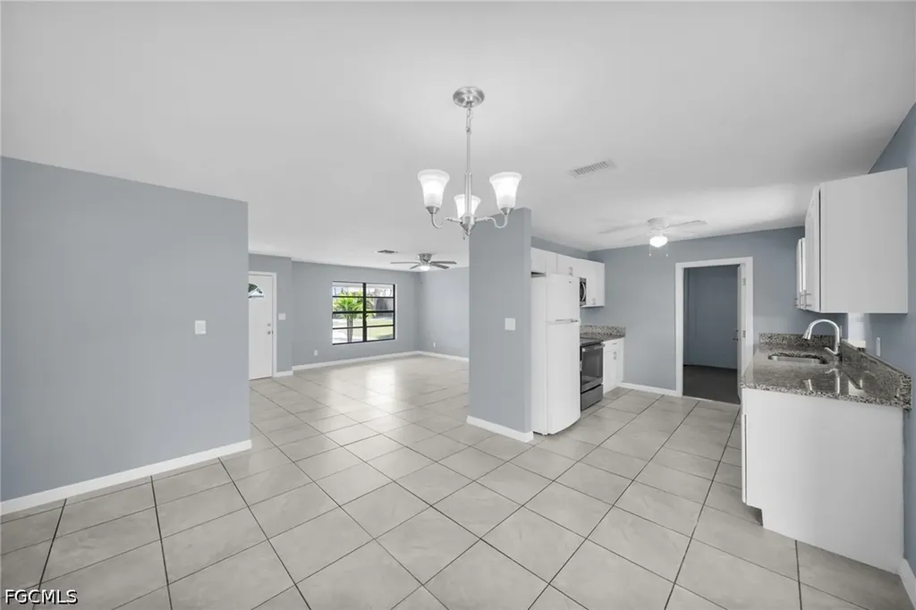 2085 E Tobago Circle Fort Myers FL 33905