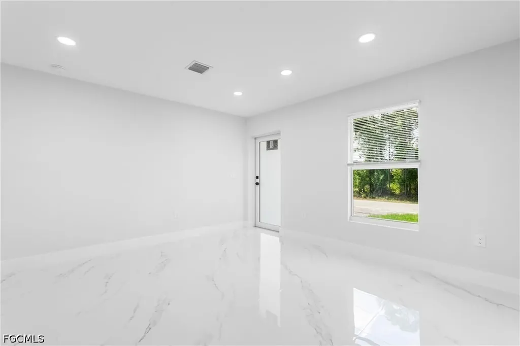 1077 Merry Street E Lehigh Acres FL 33974