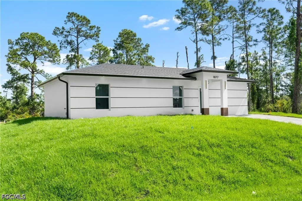 1077 Merry Street E Lehigh Acres FL 33974
