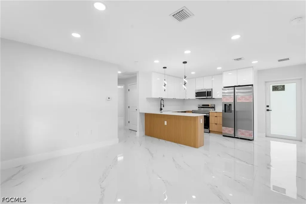 1077 Merry Street E Lehigh Acres FL 33974