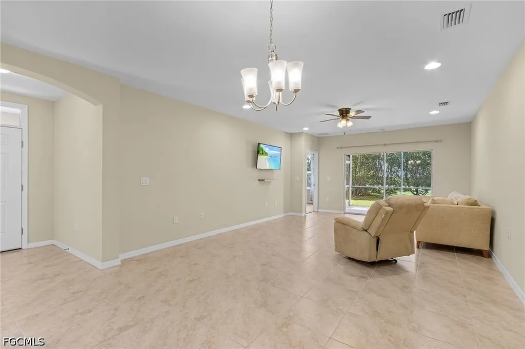 4298 Dutchess Park Road Fort Myers FL 33916
