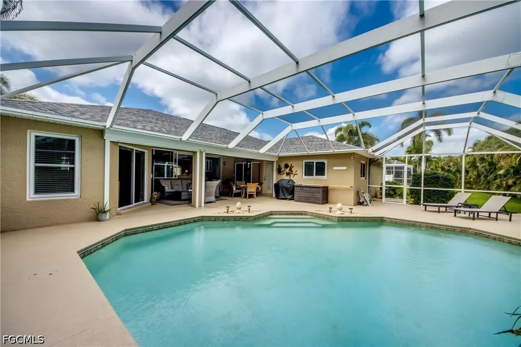 2301 SW 28th Lane Cape Coral FL 33914
