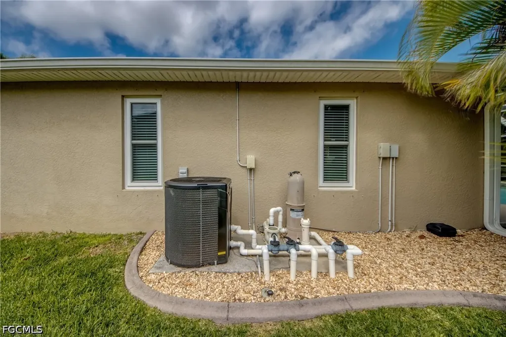 2301 SW 28th Lane Cape Coral FL 33914