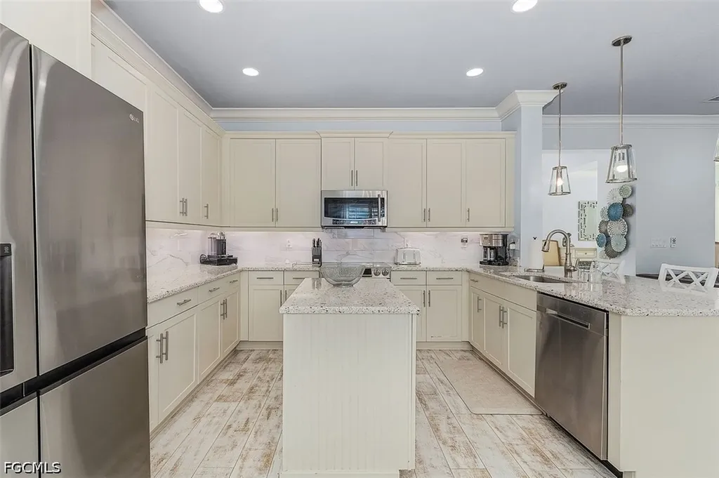 13528 Mandarin Circle Naples FL 34109