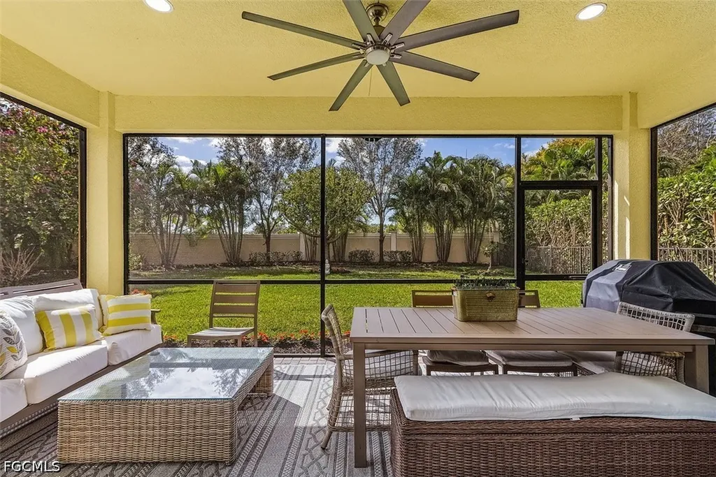 13528 Mandarin Circle Naples FL 34109