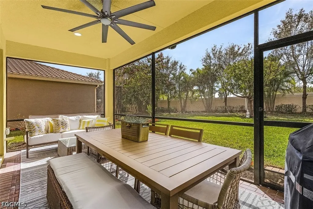 13528 Mandarin Circle Naples FL 34109