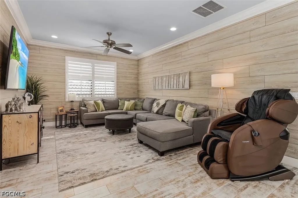 13528 Mandarin Circle Naples FL 34109