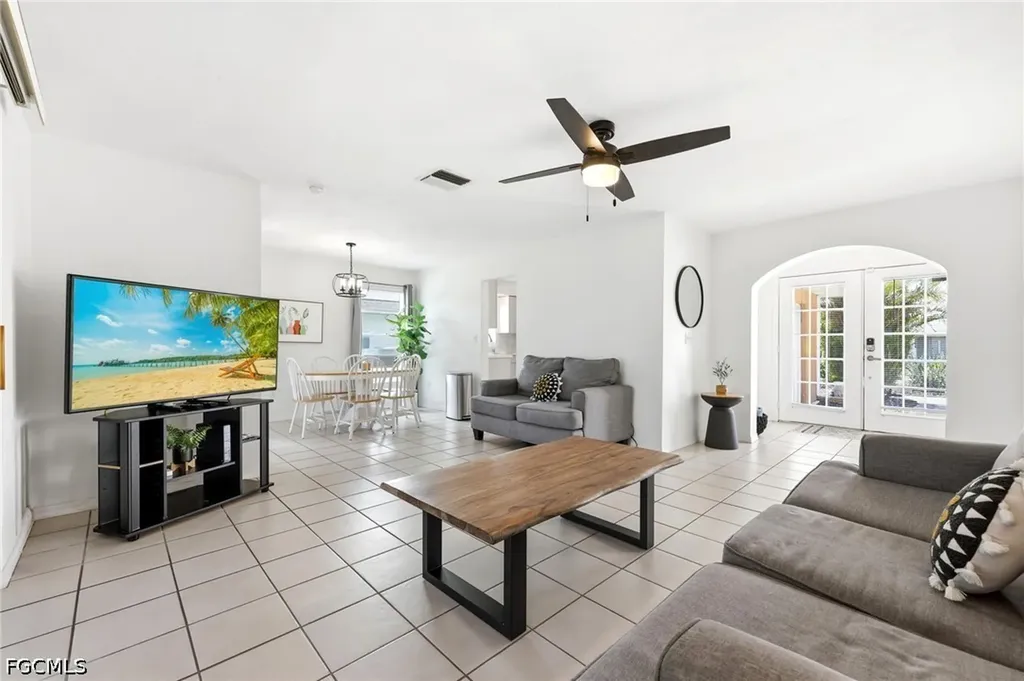 3105 SE 18th Avenue Cape Coral FL 33904