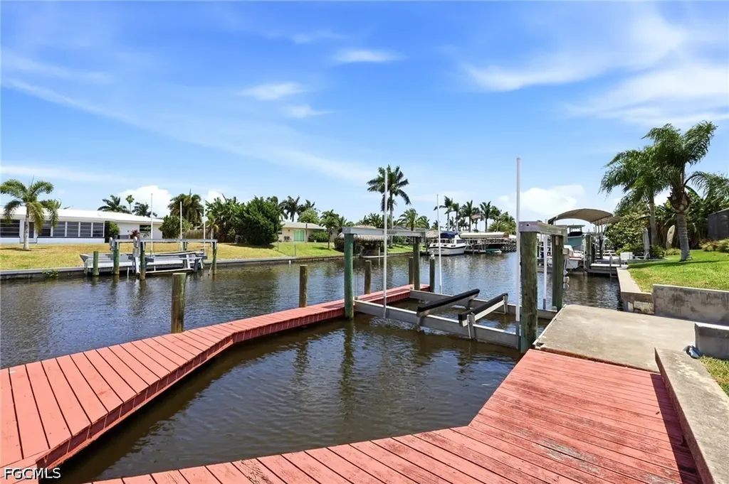 3105 SE 18th Avenue Cape Coral FL 33904