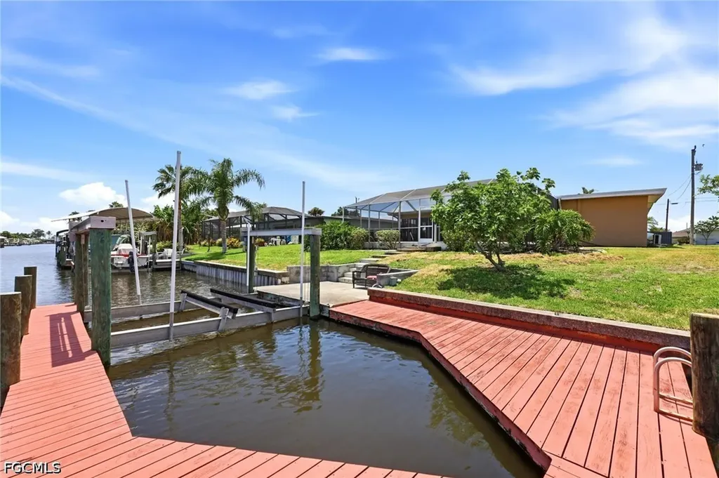 3105 SE 18th Avenue Cape Coral FL 33904