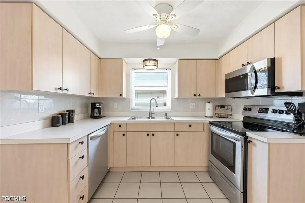 3105 SE 18th Avenue Cape Coral FL 33904