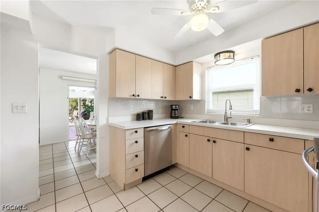 3105 SE 18th Avenue Cape Coral FL 33904