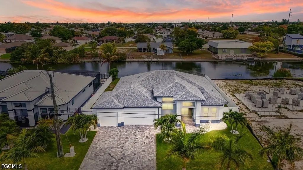 21 SW 21st Street Cape Coral FL 33991