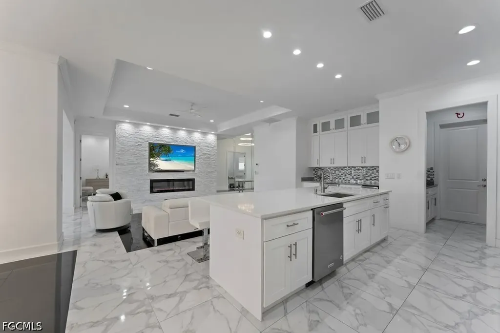 21 SW 21st Street Cape Coral FL 33991