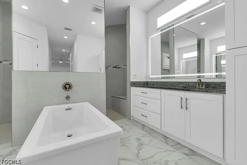 21 SW 21st Street Cape Coral FL 33991