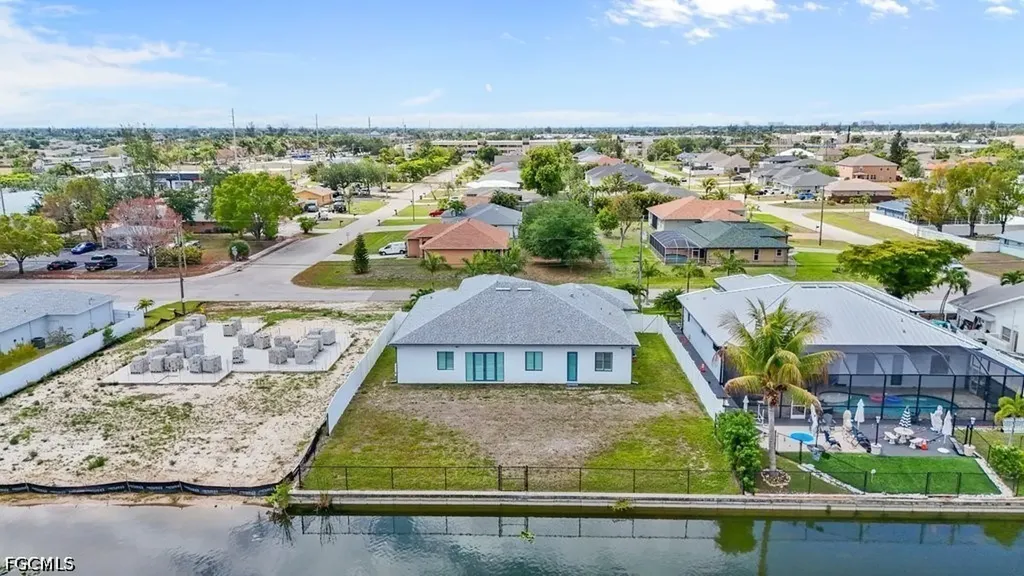 21 SW 21st Street Cape Coral FL 33991