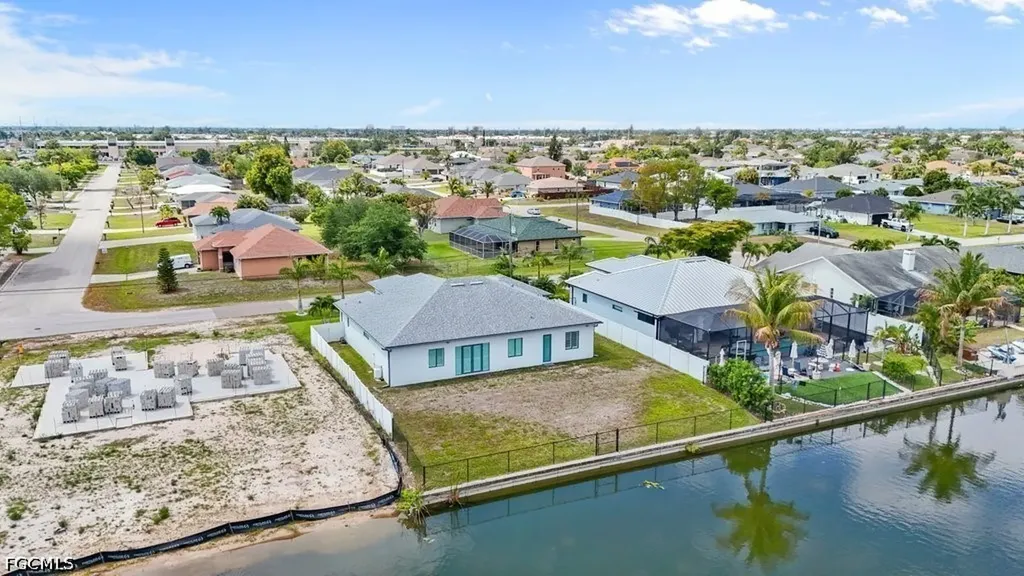 21 SW 21st Street Cape Coral FL 33991