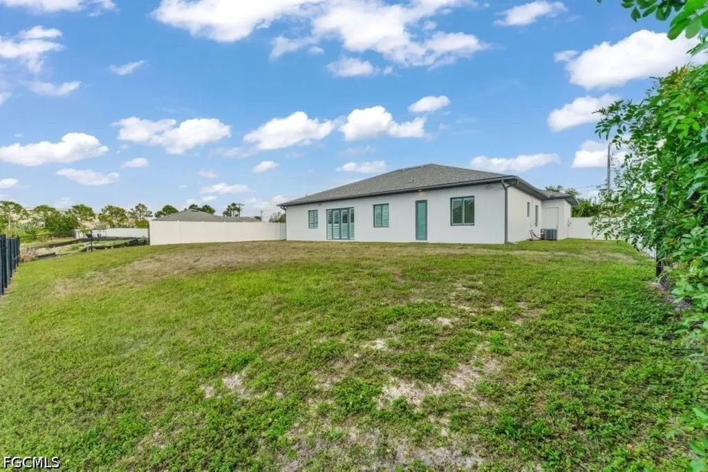 21 SW 21st Street Cape Coral FL 33991