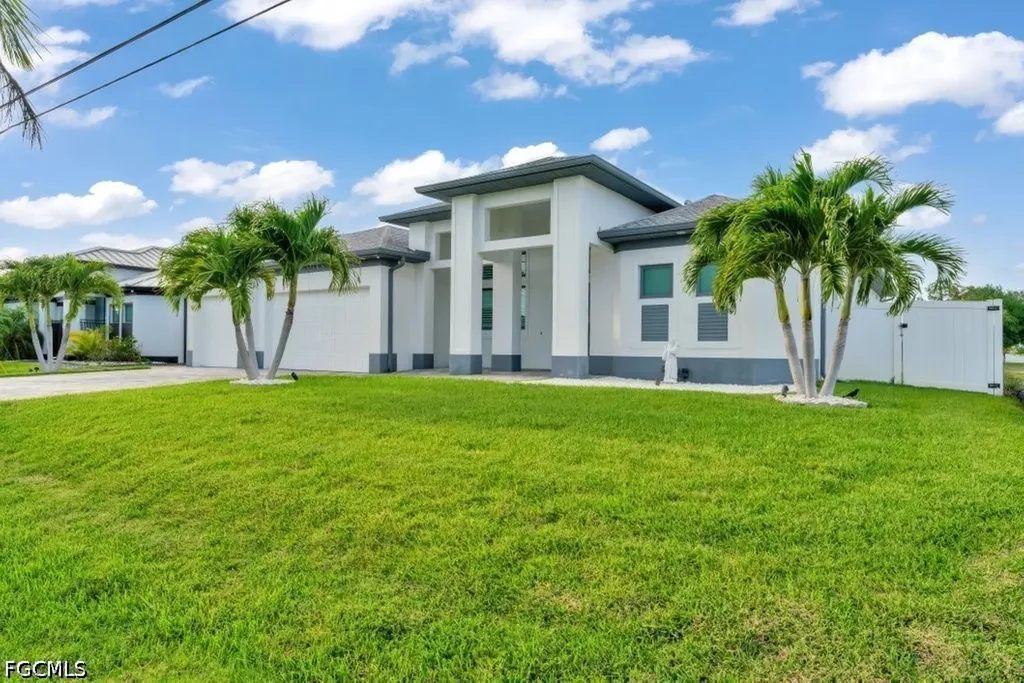 21 SW 21st Street Cape Coral FL 33991