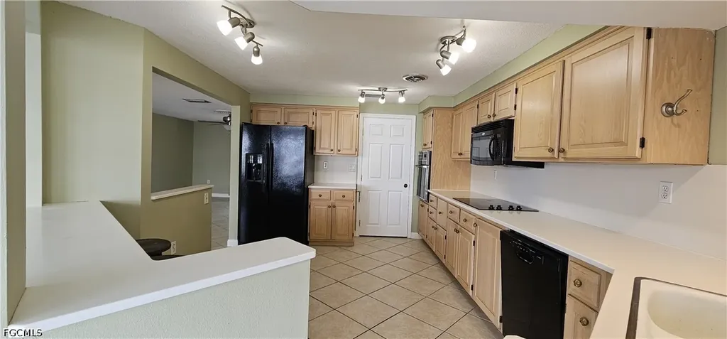 1802 Lakeview Boulevard North Fort Myers FL 33903