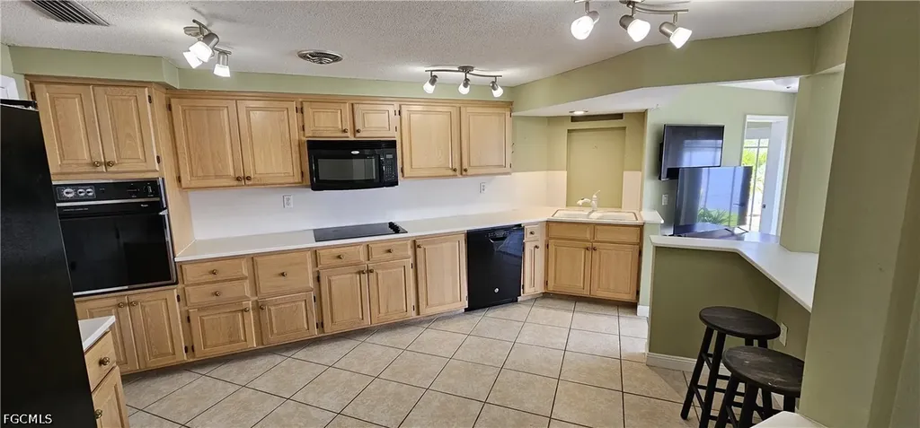 1802 Lakeview Boulevard North Fort Myers FL 33903