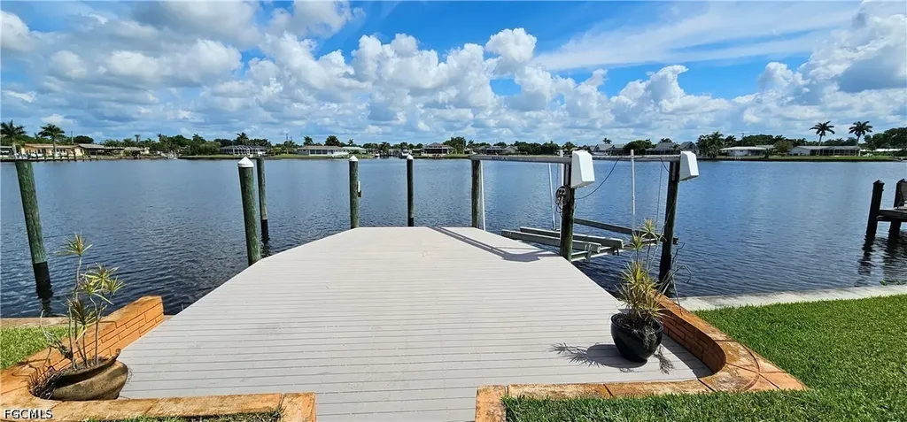 1802 Lakeview Boulevard North Fort Myers FL 33903