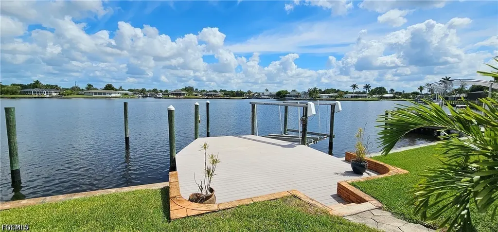 1802 Lakeview Boulevard North Fort Myers FL 33903