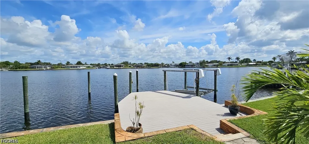 1802 Lakeview Boulevard North Fort Myers FL 33903