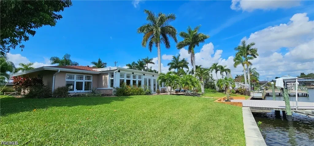 1802 Lakeview Boulevard North Fort Myers FL 33903