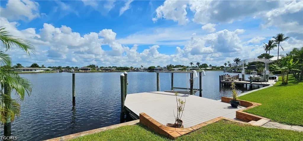 1802 Lakeview Boulevard North Fort Myers FL 33903