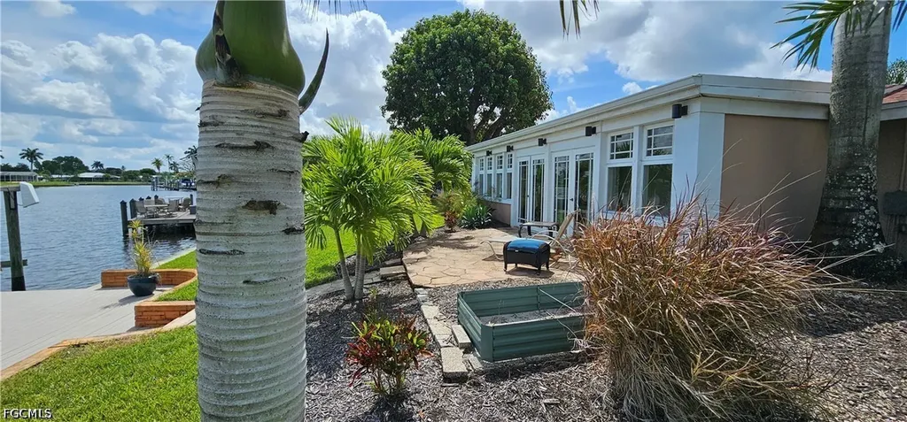 1802 Lakeview Boulevard North Fort Myers FL 33903