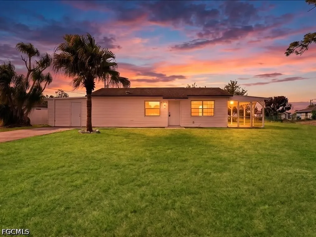 2253 10th Court Lehigh Acres FL 33936