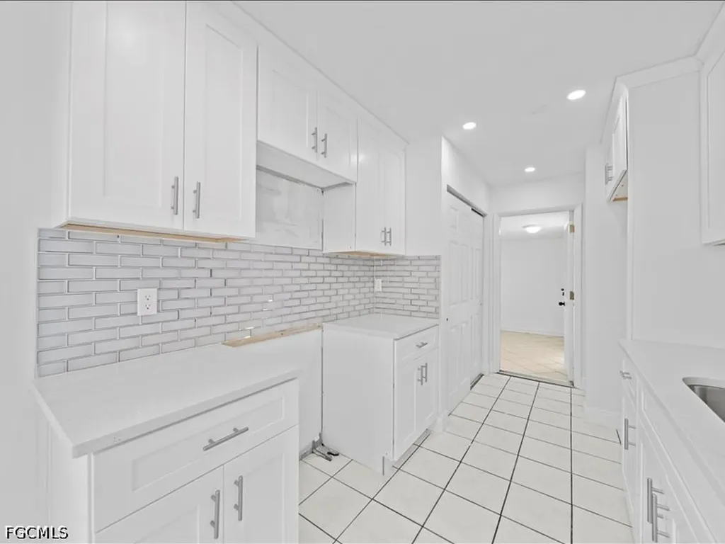 2253 10th Court Lehigh Acres FL 33936