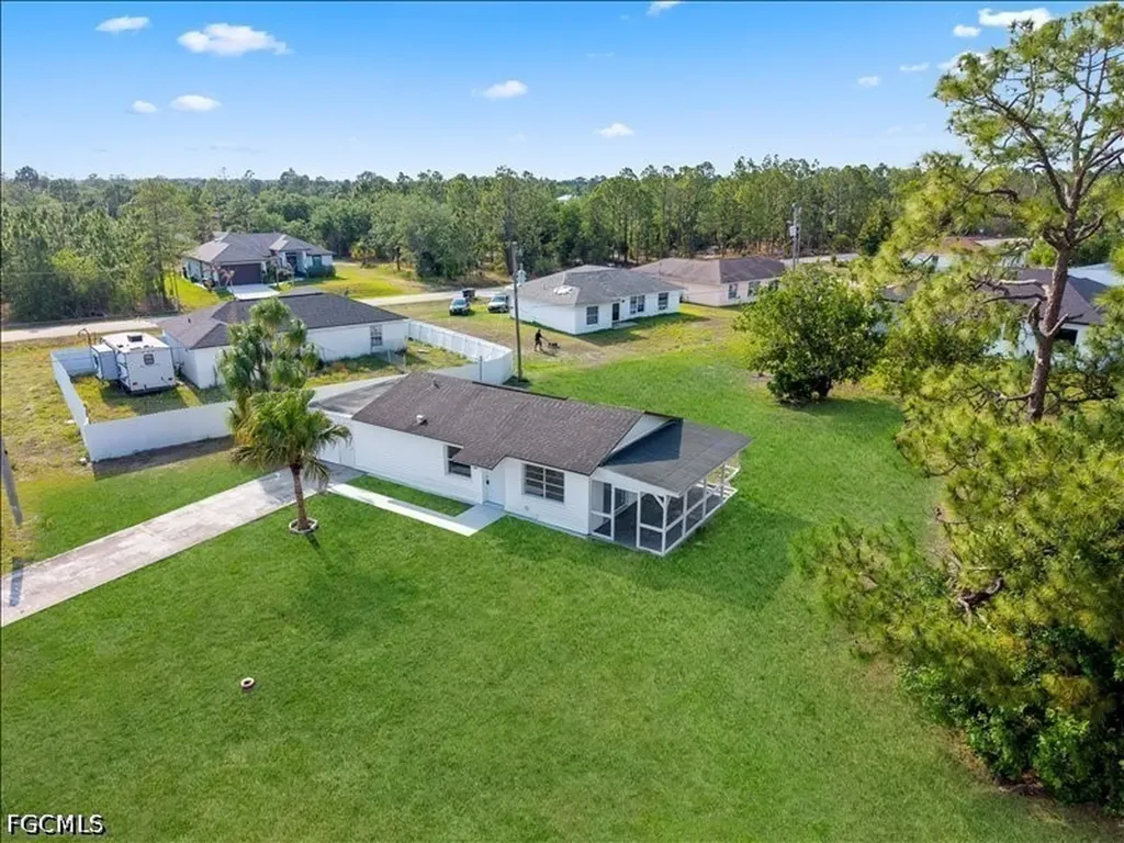 2253 10th Court Lehigh Acres FL 33936