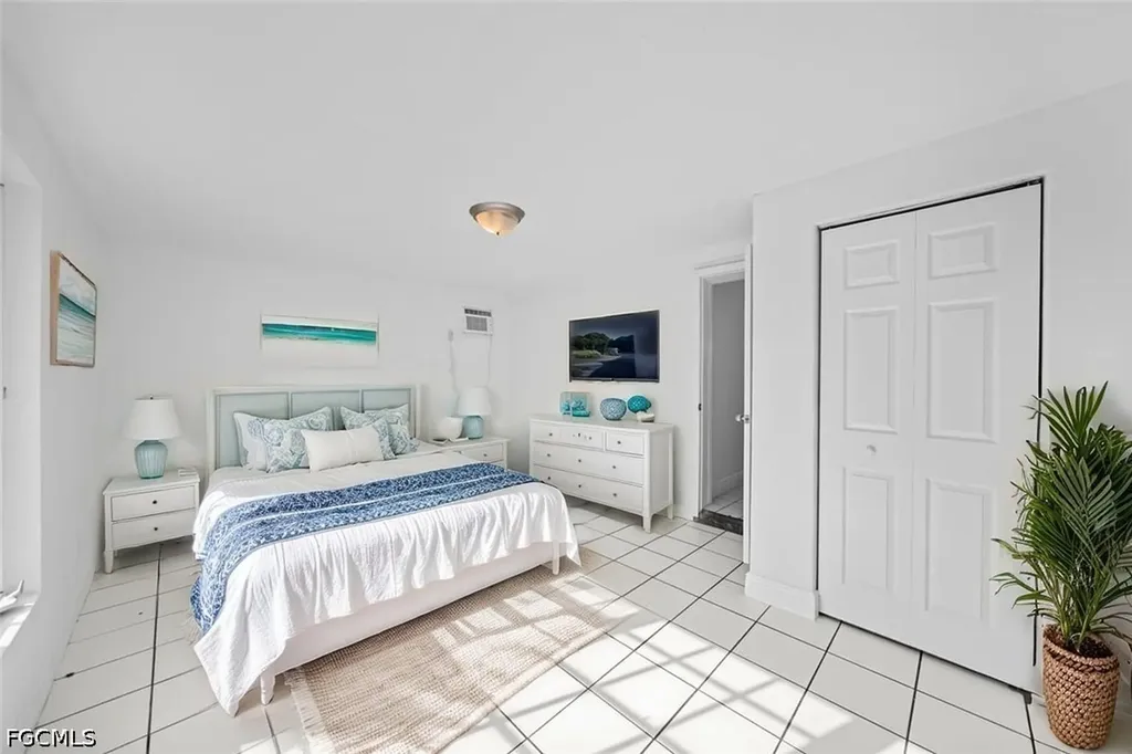 2253 10th Court Lehigh Acres FL 33936