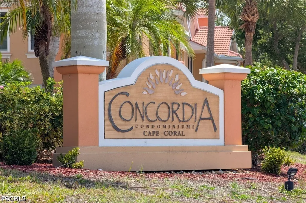 1848 Concordia Lake Circle Cape Coral FL 33909