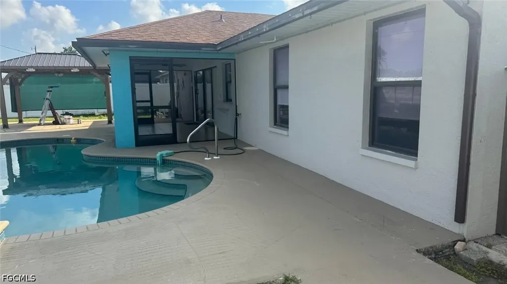 1319 SW 10th Place Cape Coral FL 33991