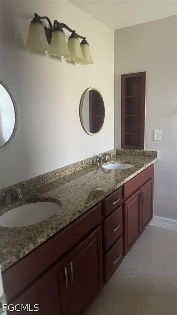 1319 SW 10th Place Cape Coral FL 33991