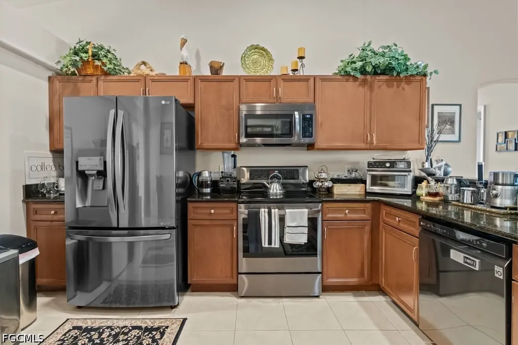 2724 NW 21st Terrace Cape Coral FL 33993