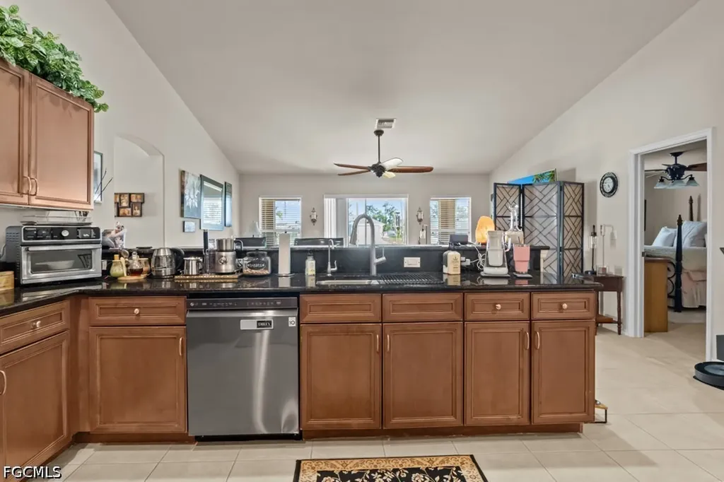 2724 NW 21st Terrace Cape Coral FL 33993