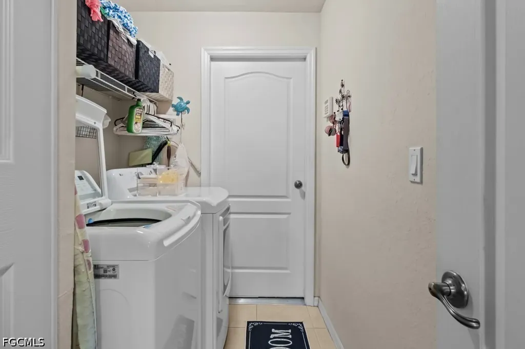 2724 NW 21st Terrace Cape Coral FL 33993