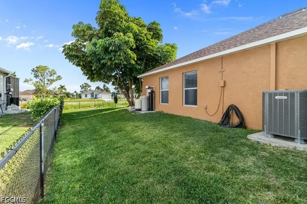 2724 NW 21st Terrace Cape Coral FL 33993