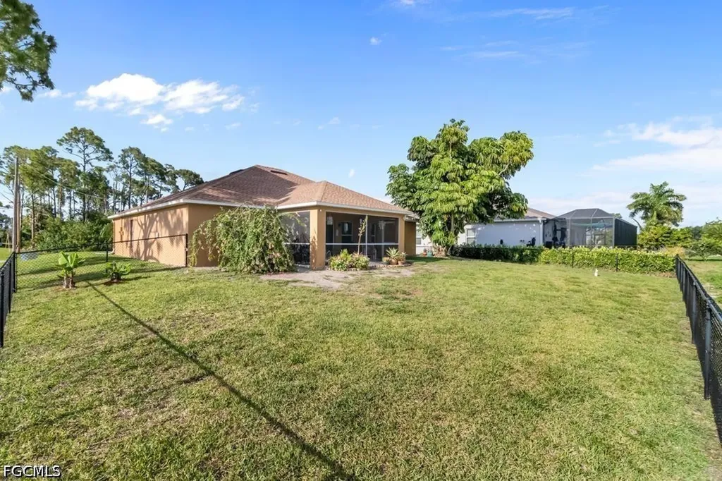 2724 NW 21st Terrace Cape Coral FL 33993