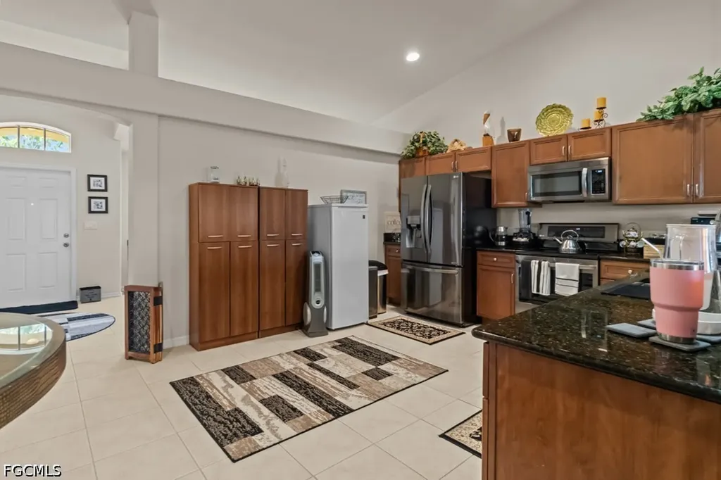 2724 NW 21st Terrace Cape Coral FL 33993