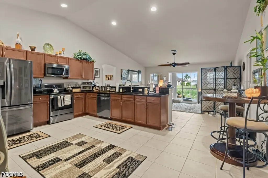 2724 NW 21st Terrace Cape Coral FL 33993