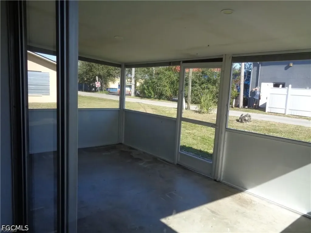 1939 SE 15th Place Cape Coral FL 33990