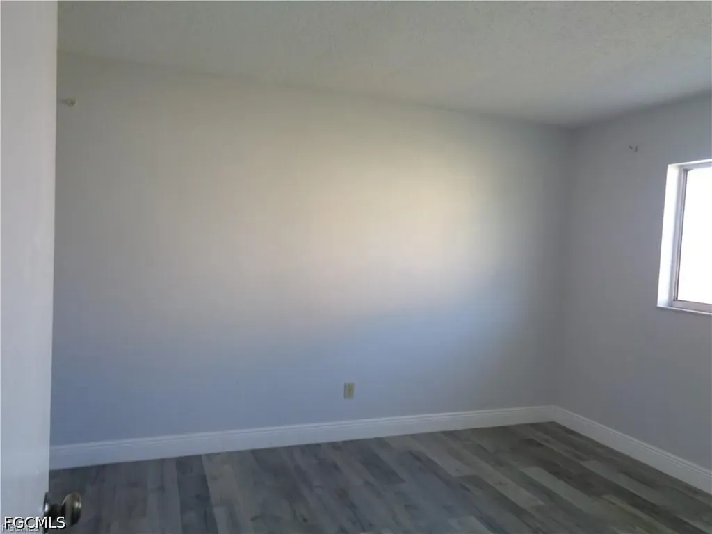 1939 SE 15th Place Cape Coral FL 33990