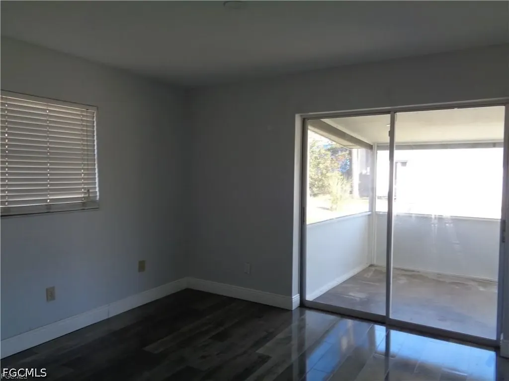 1939 SE 15th Place Cape Coral FL 33990